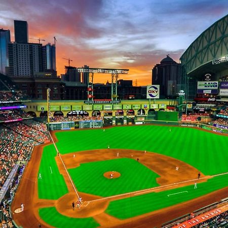 U1 Penthouse Downtown Houston Rental Car Available Apt 1Br 1Bth Gym Sleep Good Eksteriør bilde